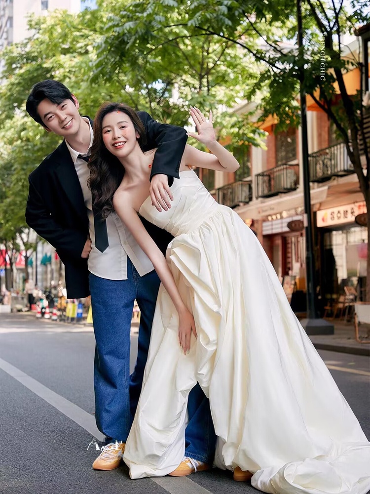 Photography Wedding - ファッショナブルな韓国スタイルのデニムストリートスナップウェディングドレスカップル写真撮影服若いクリエイティブ人気スタジオ衣装